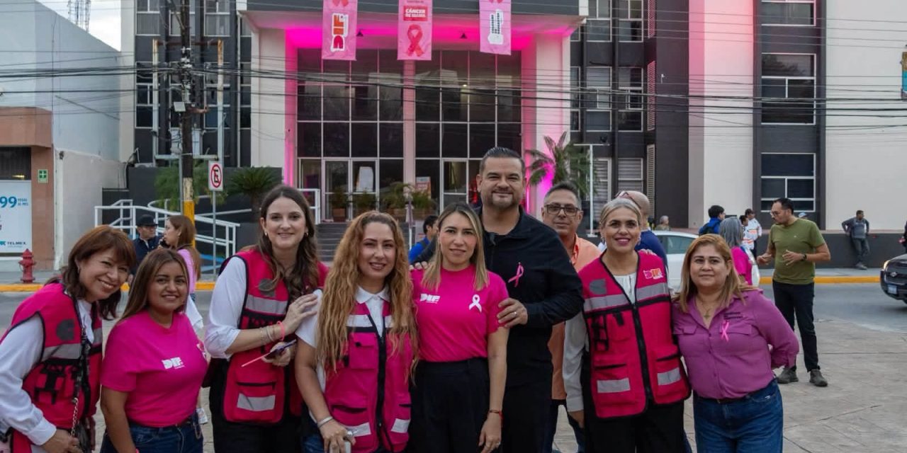 ALEIDA MONTEMAYOR Y CARLOS RODRÍGUEZ ENCABEZAN CAMINATA ROSA QUE LLENA DE ESPERANZA AL CENTRO DE CADEREYTA