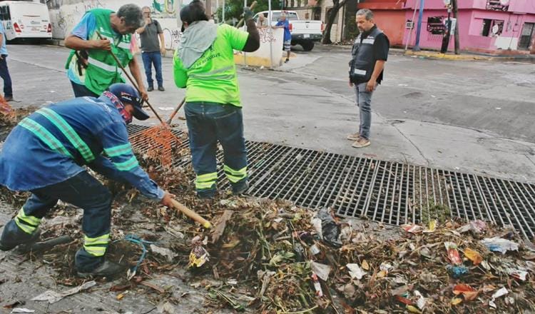 MONTERREY RETIRA 80 TONELADAS DE RESIDUOS DE LA INFRAESTRUCTURA PLUVIAL
