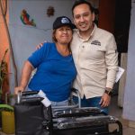 GIBRÁN ORNELAS ENTREGA APOYOS DE MOVILIDAD A VECINOS