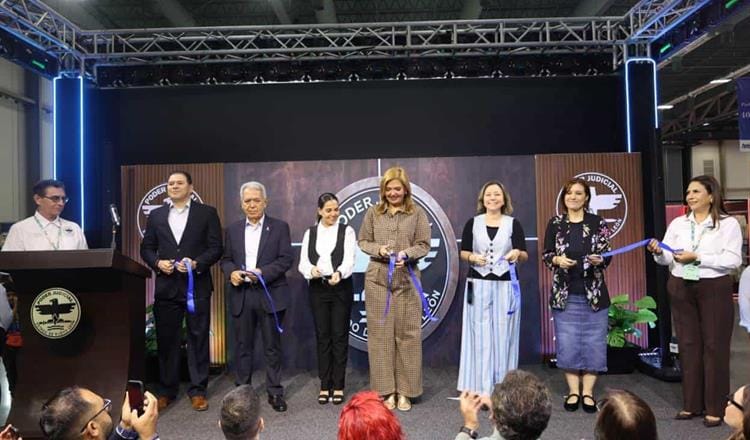 LAURA PERLA CÓRDOVA ACERCA LA JUSTICIA A LA FERIA INTERNACIONAL DEL LIBRO