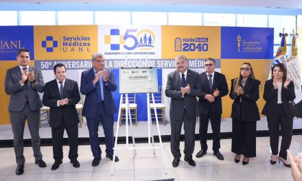 MARIO GARZA CASTILLO DESTACA 50 AÑOS DE ATENCIÓN MÉDICA A FAMILIAS DE LA UANL