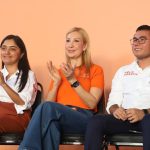 ALMA ROSA MARROQUÍN Y FÉLIX ARRATIA ACERCAN VACUNACIÓN Y APOYOS A MUJERES DE APODACA