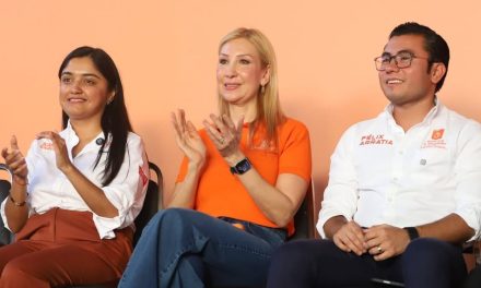 ALMA ROSA MARROQUÍN Y FÉLIX ARRATIA ACERCAN VACUNACIÓN Y APOYOS A MUJERES DE APODACA