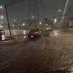 LLUVIAS EVIDENCIAN DE NUEVO LAS CARENCIAS DE LA INFRAESTRUCTURA URBANA CON OCHO PERSONAS RESCATADAS Y 52 VEHÍCULOS VARADOS