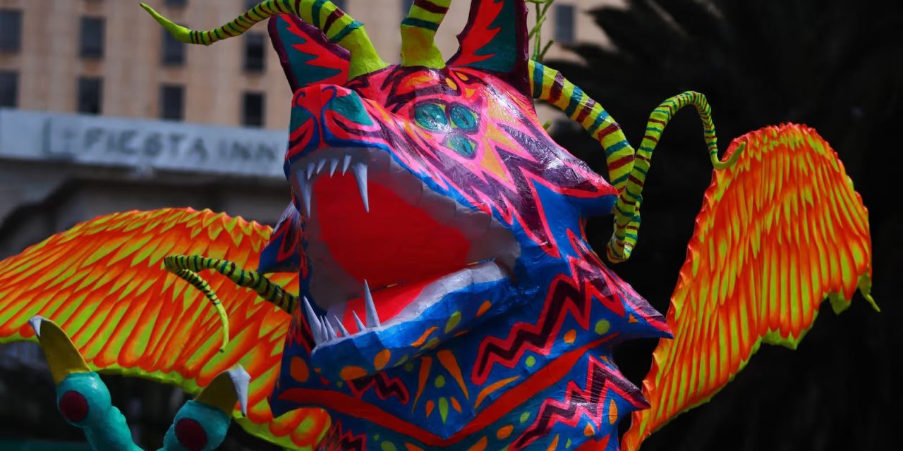 CIUDAD DE MÉXICO SE LLENA DE COLOR CON EL DESFILE DE ALEBRIJES MONUMENTALES