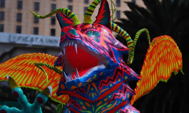 CIUDAD DE MÉXICO SE LLENA DE COLOR CON EL DESFILE DE ALEBRIJES MONUMENTALES