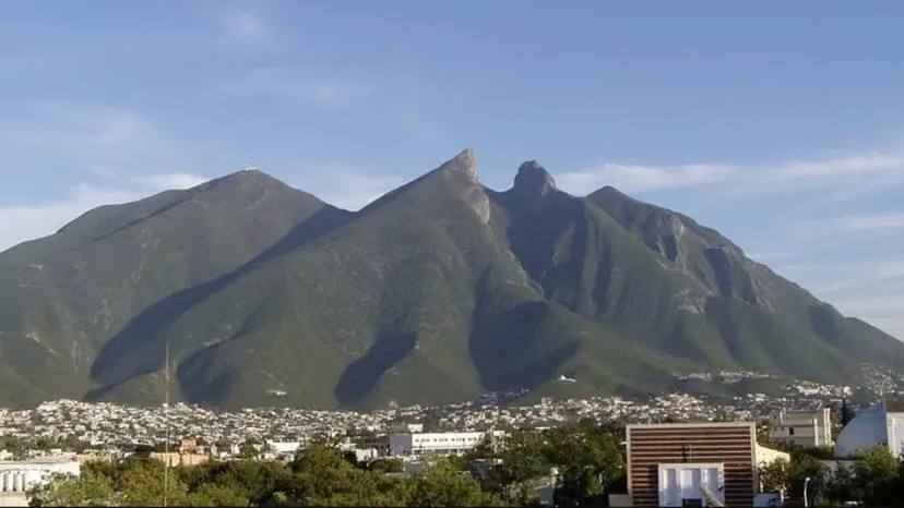 ALERTAN POR INVASIONES EN EL CERRO DE LA SILLA; ESTARÍA EN RIESGO UNA HECTÁREA PROTEGIDA