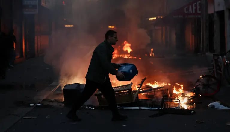 FRANCIA ANUNCIA TOQUES DE QUEDA PARCIALES TRAS DISTURBIOS Y SAQUEOS
