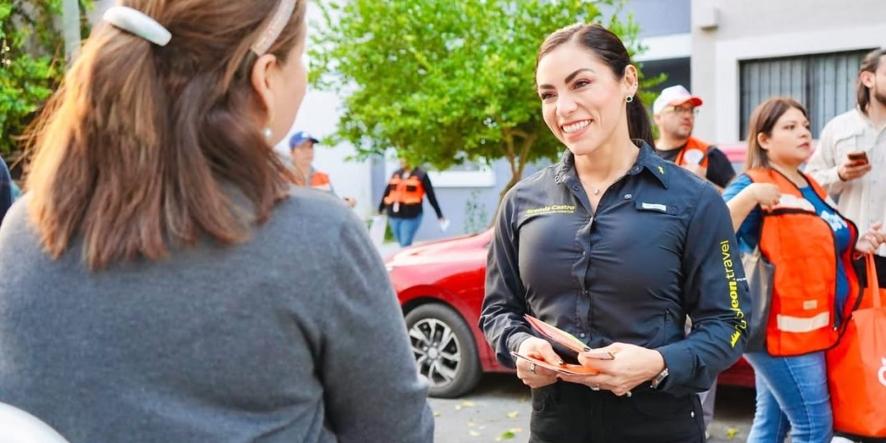 BRENDA CASTRO LLEVA HASTA LOS HOGARES LA TARJETA ARRÁNCATE POR NUEVO LEÓN