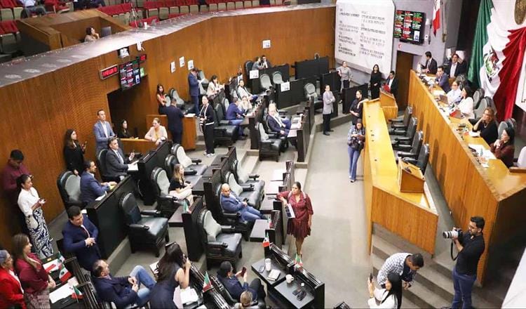CARLOS “CHALE” DE LA FUENTE INFORMA QUE DIPUTADOS SESIONARÁN LOS JUEVES PARA REDUCIR EL REZAGO LEGISLATIVO EN NUEVO LEÓN