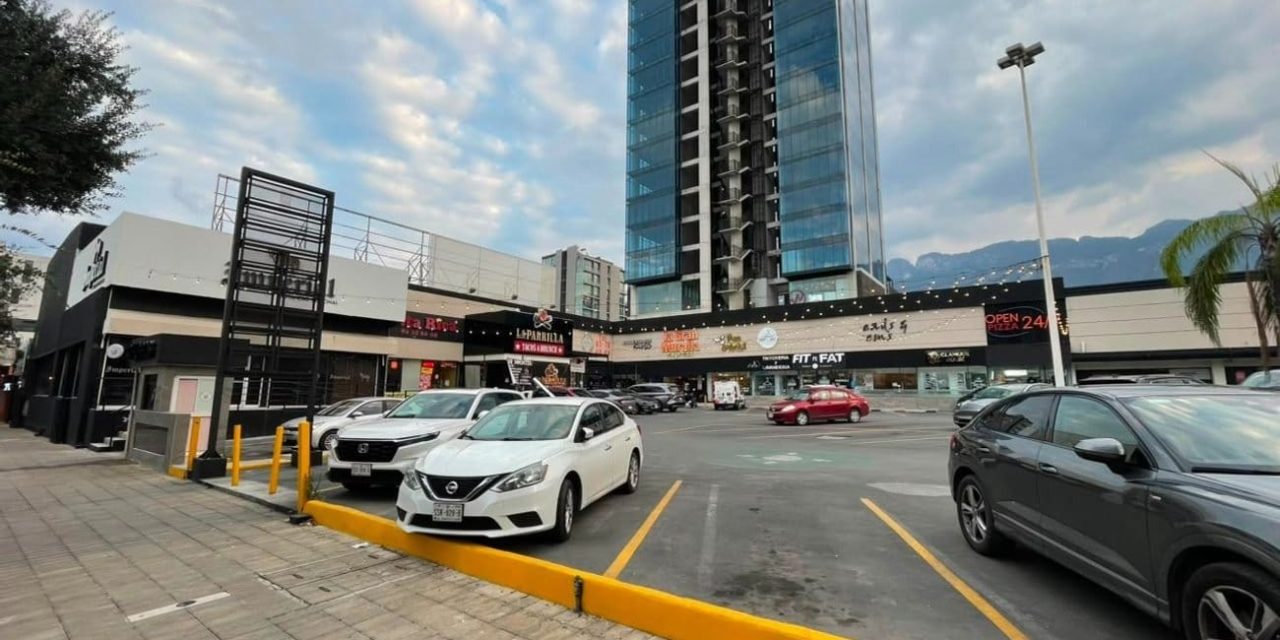 MAURICIO FARAH REORDENA ESTACIONAMIENTOS PARA REACTIVAR EL CENTRITO VALLE.