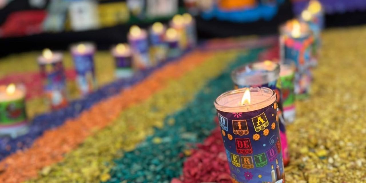 ANDRÉS MIJES PROMUEVE TRADICIÓN DE DÍA DE MUERTOS CON ALTAR PARA MASCOTAS