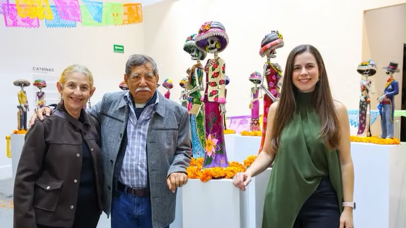 MAURICIO FARAH ABRE LAS PUERTAS DE SAN PEDRO A LAS CATRINAS DE CAPULA POR DÍA DE MUERTOS