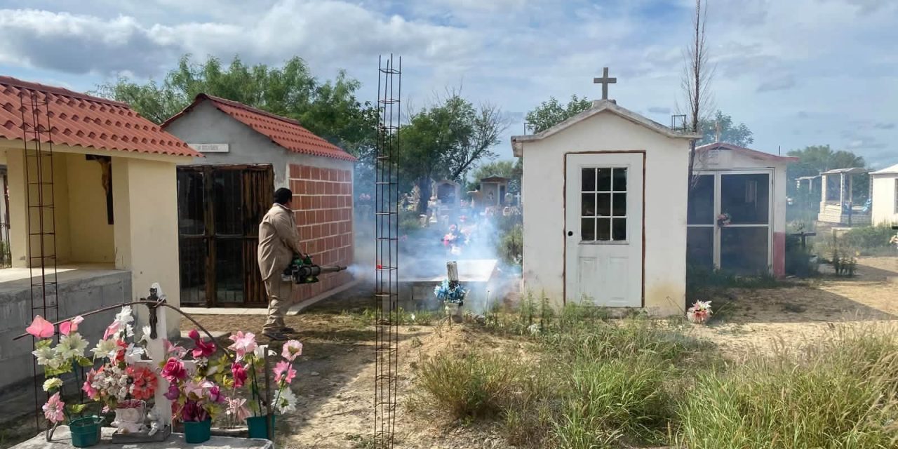 DAVID SÁNCHEZ ORDENA FUMIGAR PANTEONES DE GENERAL TERÁN ANTE EL DÍA DE FINADOS