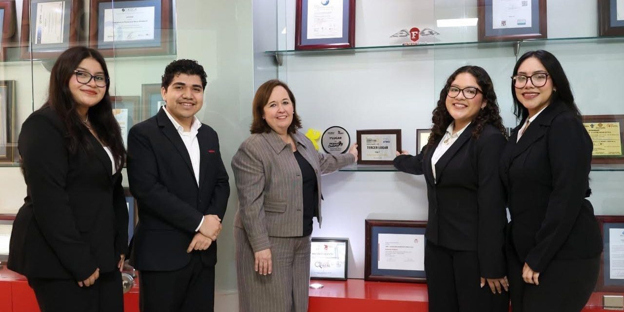ADRIANA GARZA RECONOCE A ESTUDIANTES DE FACPYA POR DESTACAR EN COMPETENCIA NACIONAL
