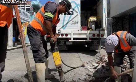 EDUARDO ORTEGÓN PRESUME EL PARAÍSO EN AYD ¡PERO NUEVO LEÓN APESTA A DRENAJE!