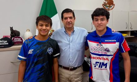 FELIPE CANALES RECIBE A JÓVENES TALENTOS DEPORTIVOS DE ESCOBEDO Y RECONOCE SU ESFUERZO Y DISCIPLINA