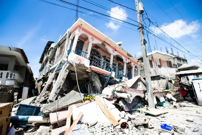 TERREMOTO DE MAGNITUD 7.6 SACUDE PANAMÁ Y ACTIVA ADVERTENCIAS DE TSUNAMI