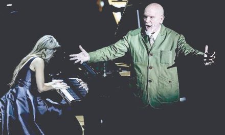 JOHN MALKOVICH LLEVA LA PARANOIA DE SÁBATO A LA UNAM