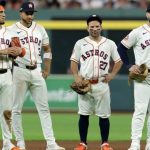 ASTROS RECIBEN ABUCHEOS Y JUEGAN ANTE UNA BAJA ENTRADA EN EL INICIO DE LOS PLAYOFFS