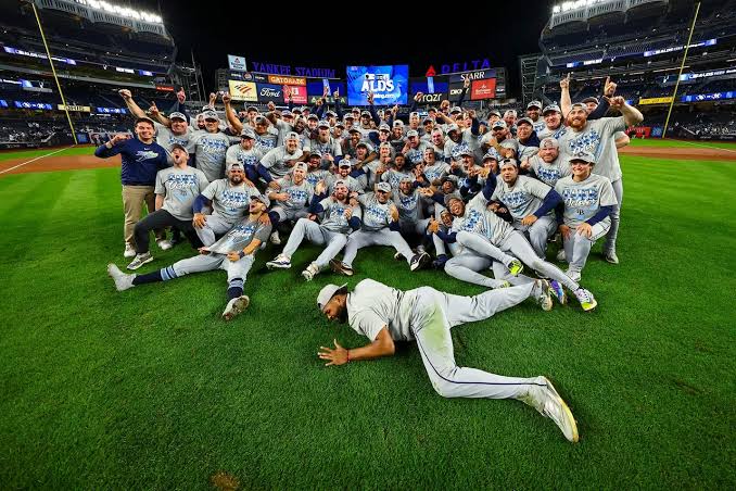 RAYS BARREN A YANKEES Y AVANZAN A LA SERIE DE CAMPEONATO