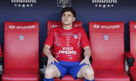 BARCELONA ES MULTADO POR NEGOCIAR CON JULIÁN ÁLVAREZ SIN AVISAR AL ATLÉTICO DE MADRID