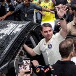 FLÁVIO BOLSONARO SE DECLARA PRESIDENTE ELECTO DE BRASIL DESDE ESTADOS UNIDOS Y DESPUÉS RECTIFICA