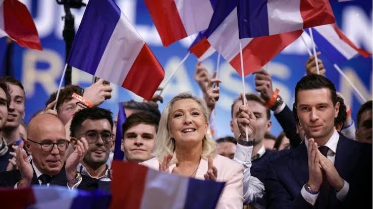 MARINE LE PEN LANZA SU CAMPAÑA PRESIDENCIAL CON PROPUESTAS DE SEGURIDAD Y CONTROL MIGRATORIO