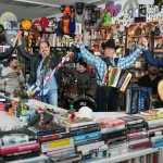 LOS TIGRES DEL NORTE CONQUISTAN EL TINY DESK CON UN MENSAJE EN DEFENSA DE LOS MIGRANTES